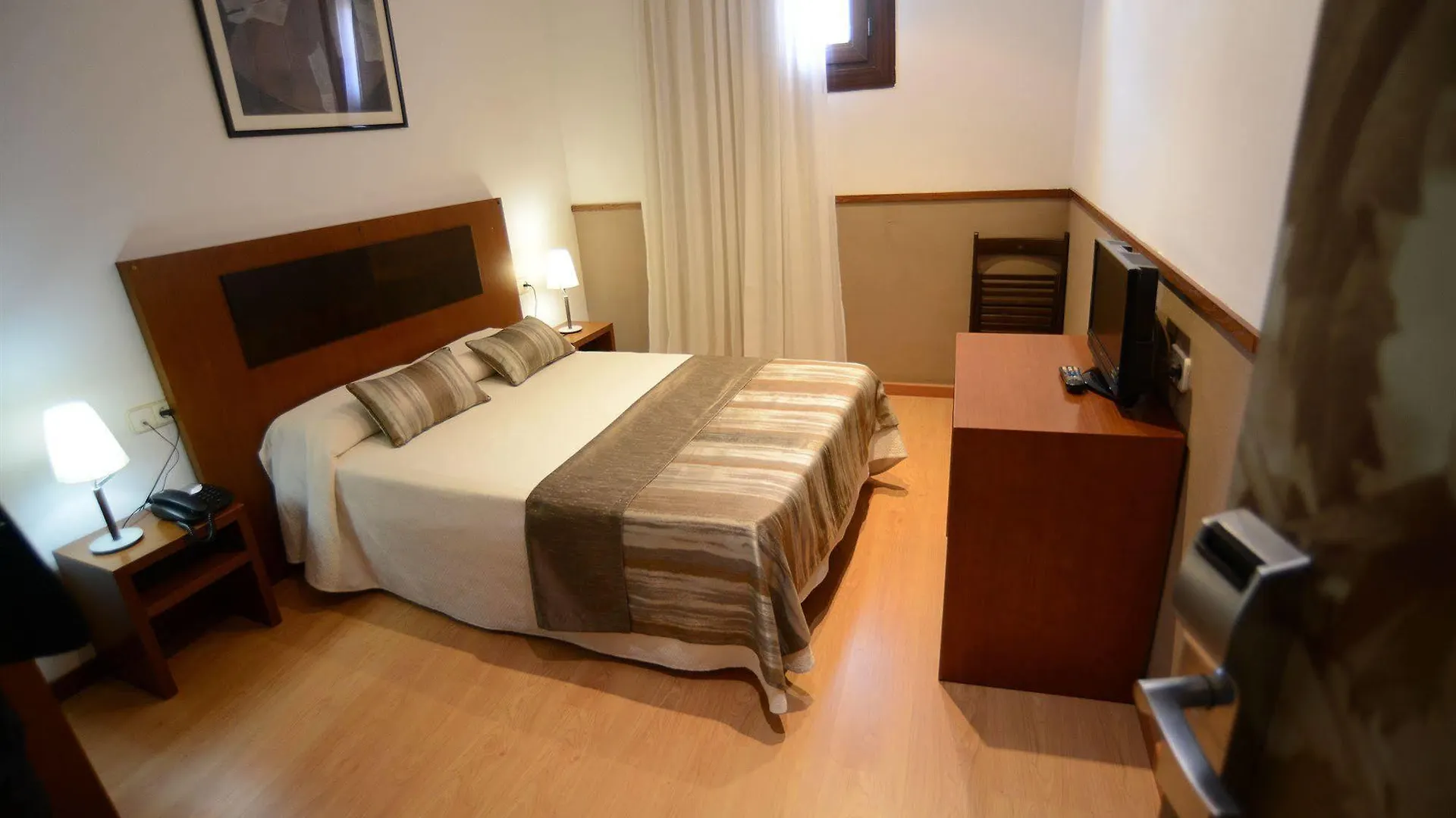Hotel Adagio Barcelona 2*,  Spanien